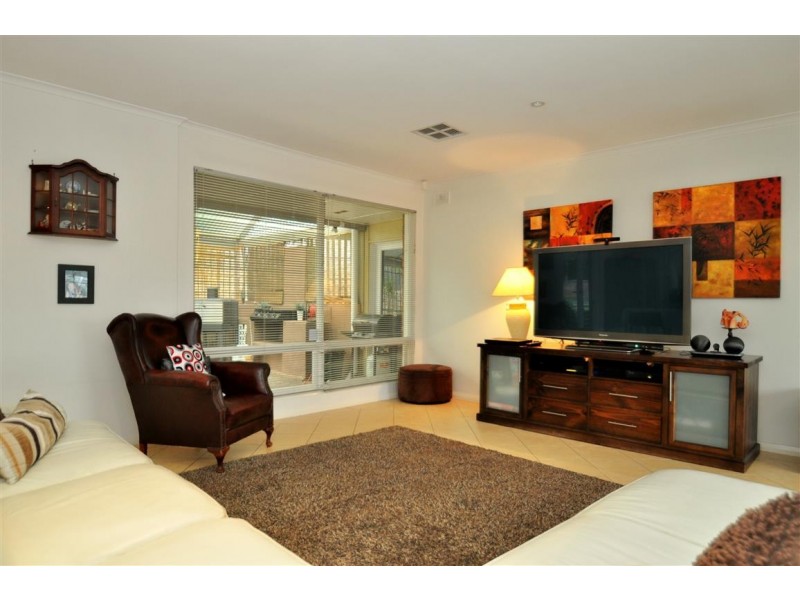 15 Jarrad Road, Happy Valley SA 5159