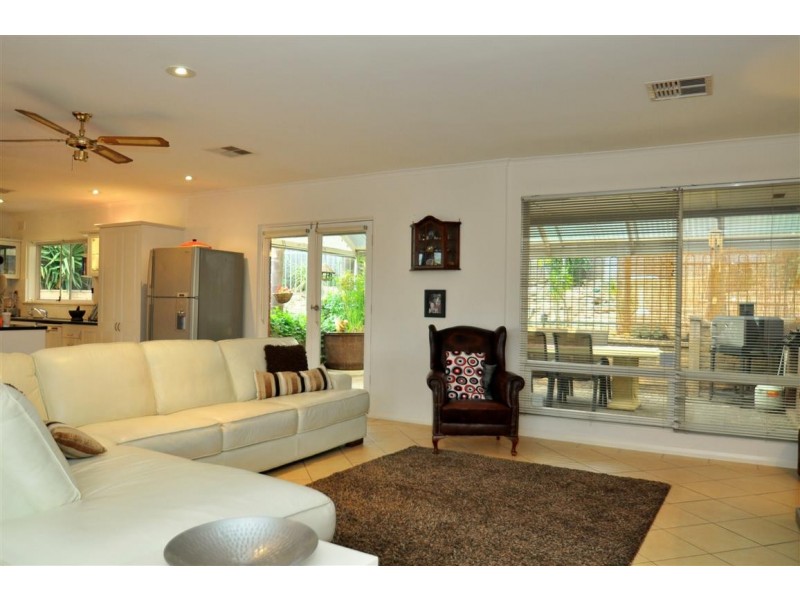 15 Jarrad Road, Happy Valley SA 5159