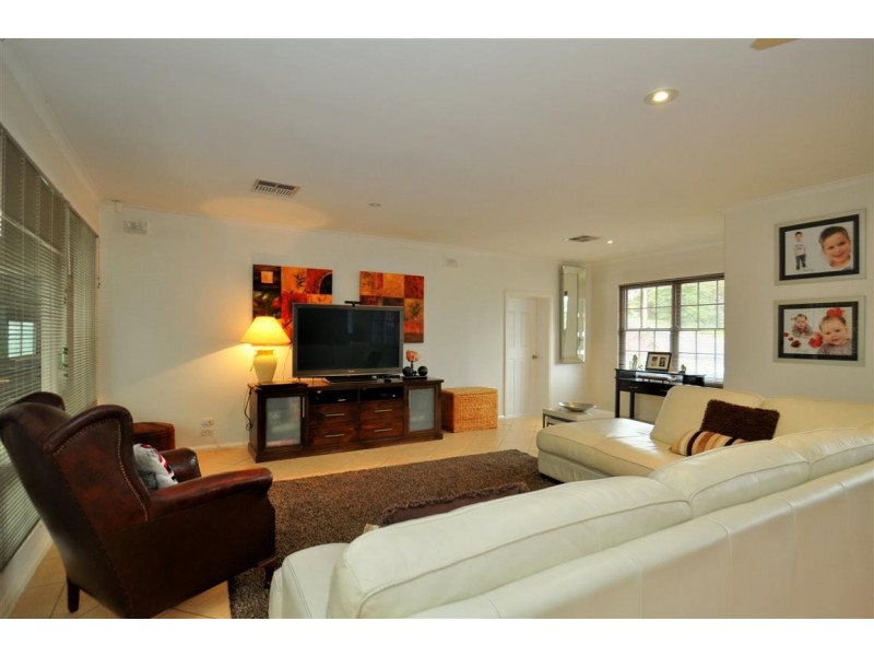 15 Jarrad Road, Happy Valley SA 5159