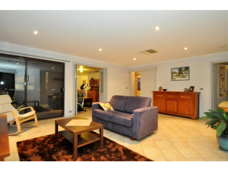 23 Moncur Street, Woodcroft SA 5162