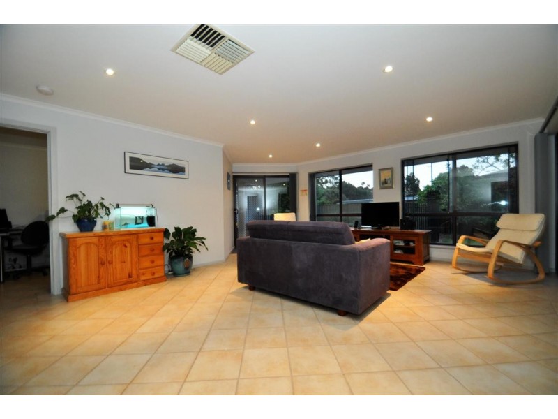 23 Moncur Street, Woodcroft SA 5162