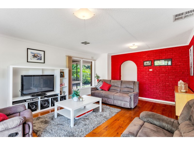 14 Alban Street, Christie Downs SA 5164