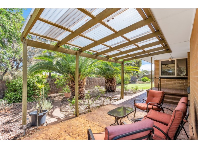 14 Alban Street, Christie Downs SA 5164