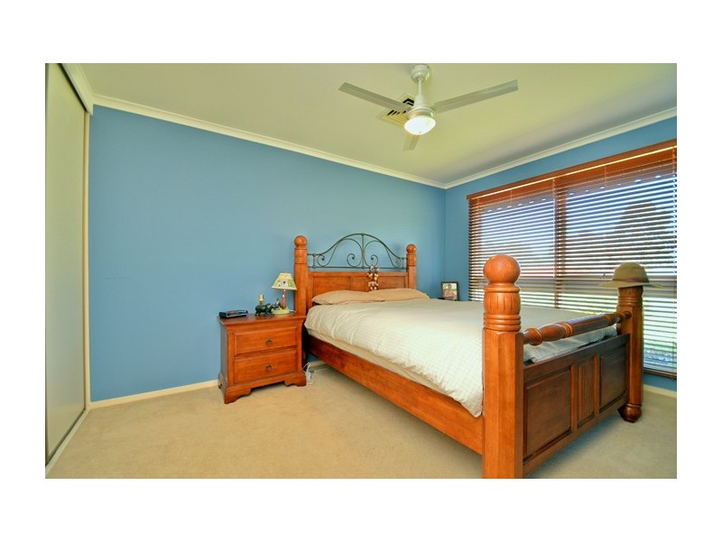 37 Flinders Crescent, Hackham SA 5163