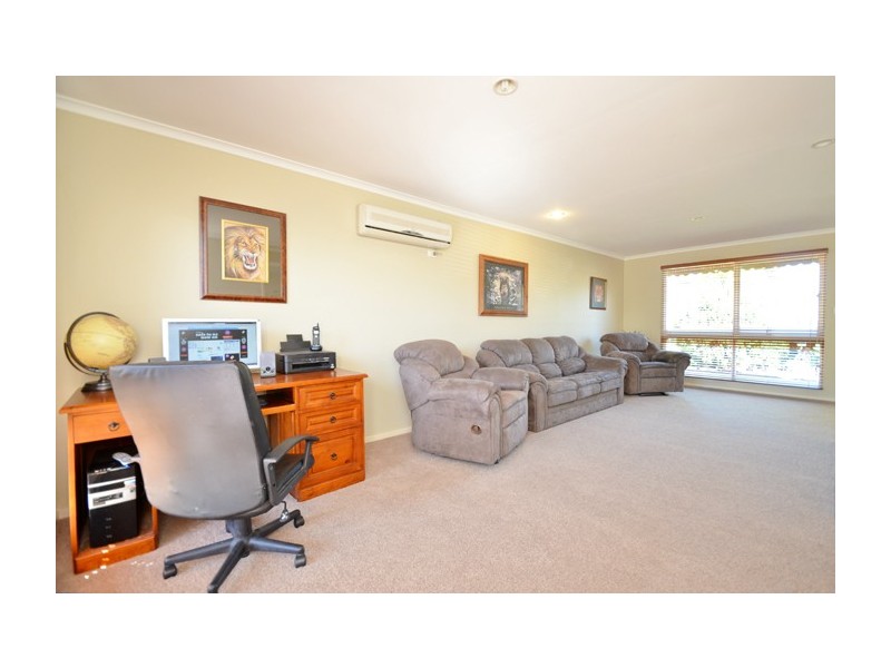 37 Flinders Crescent, Hackham SA 5163