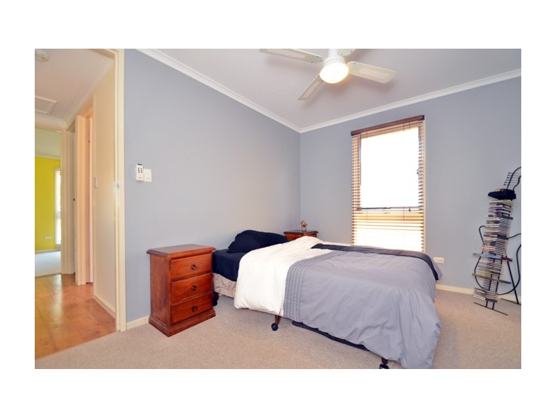 37 Flinders Crescent, Hackham SA 5163