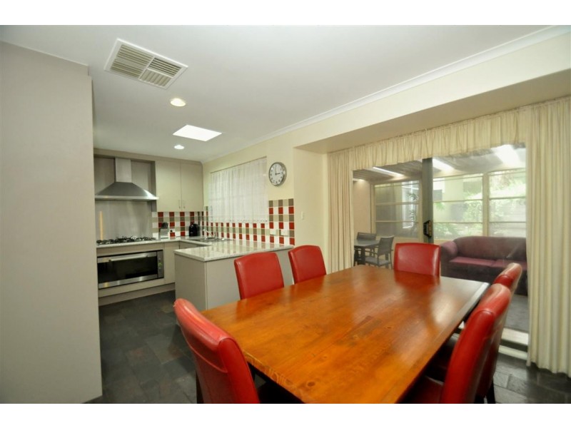 29 Sunnymeade Drive, Aberfoyle Park SA 5159