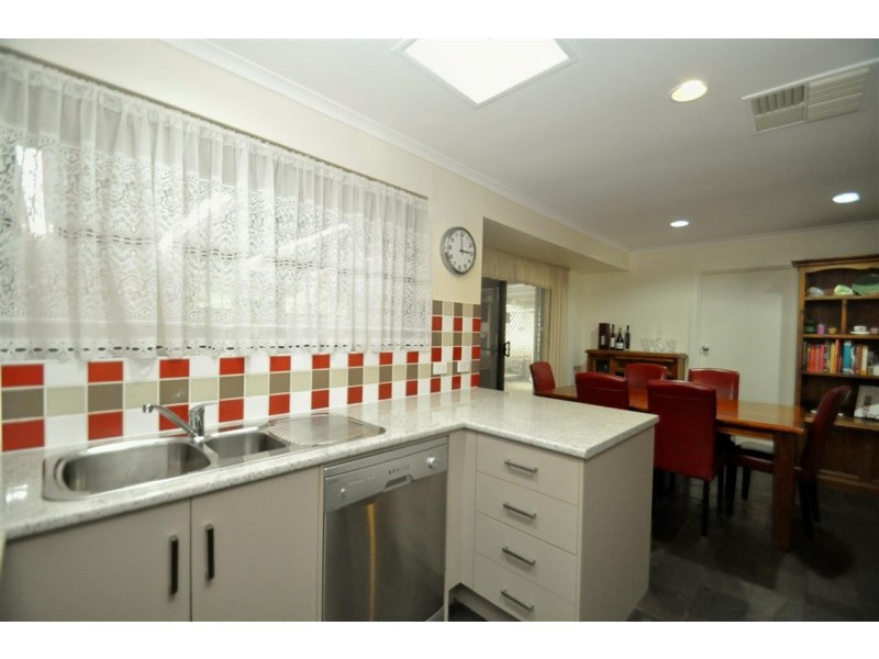 29 Sunnymeade Drive, Aberfoyle Park SA 5159