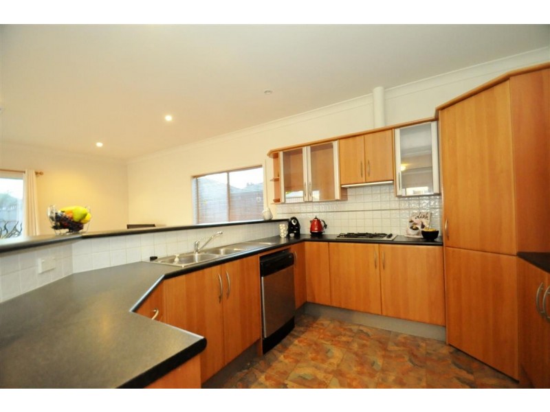 15 Chivers Street, Hallett Cove SA 5158