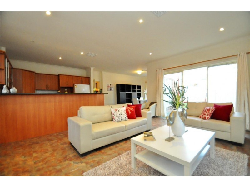 15 Chivers Street, Hallett Cove SA 5158