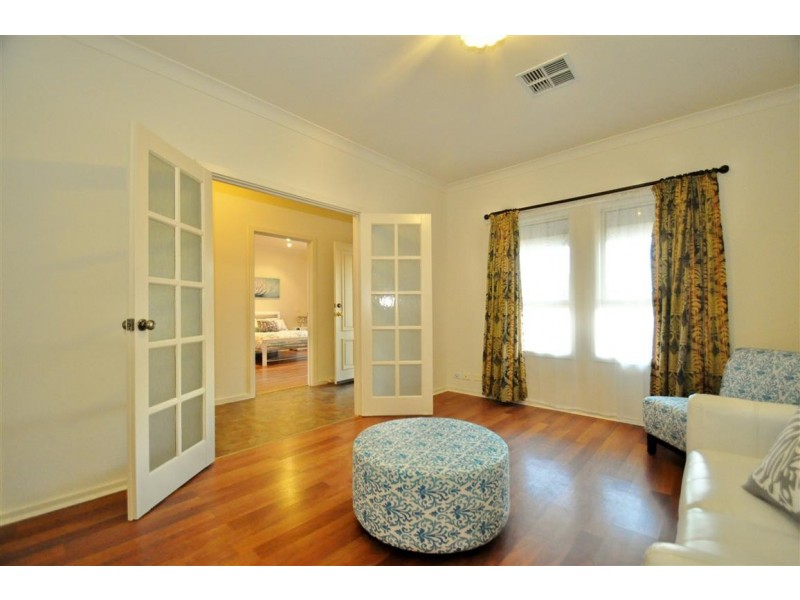 15 Chivers Street, Hallett Cove SA 5158