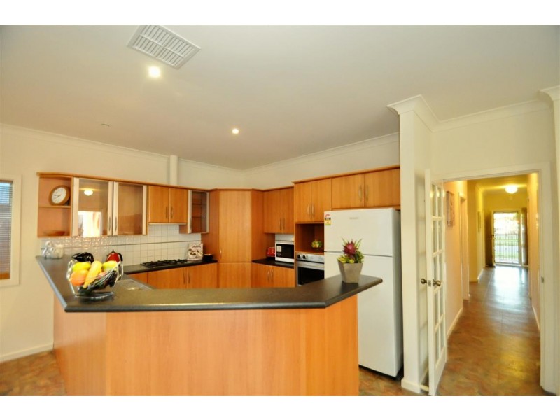 15 Chivers Street, Hallett Cove SA 5158