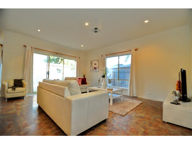 15 Chivers Street, Hallett Cove SA 5158