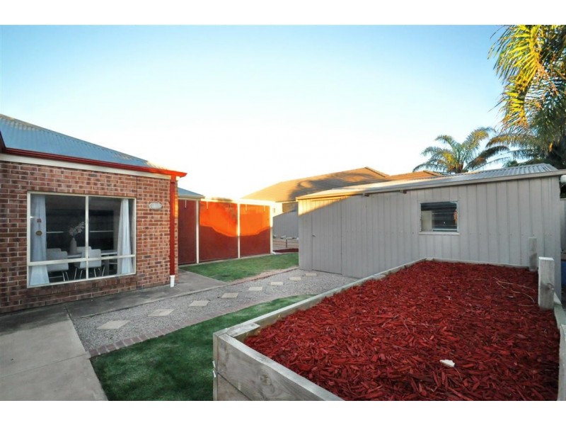 15 Chivers Street, Hallett Cove SA 5158