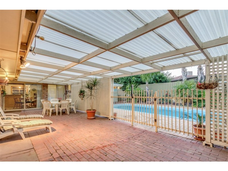 90 Reynell Road, Woodcroft SA 5162