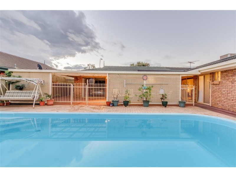 90 Reynell Road, Woodcroft SA 5162