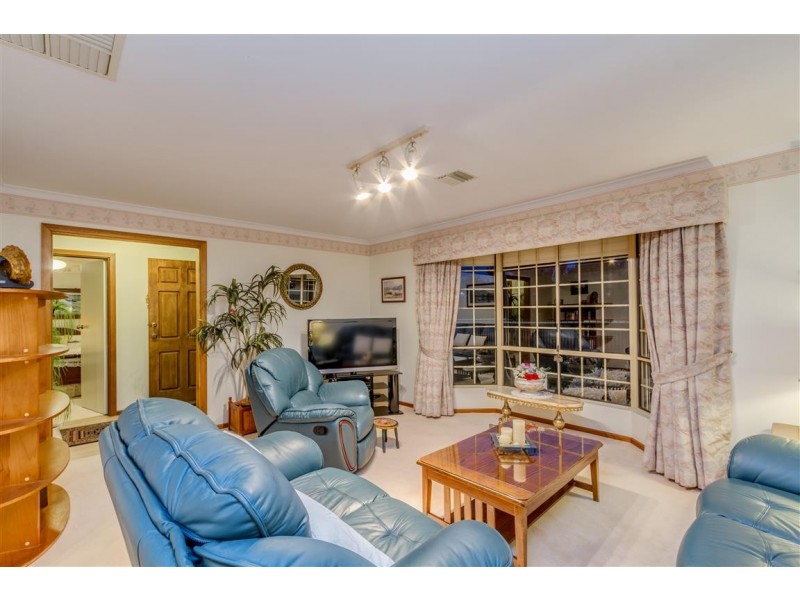 90 Reynell Road, Woodcroft SA 5162