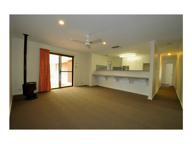 7 Lotus Drive, Aberfoyle Park SA 5159