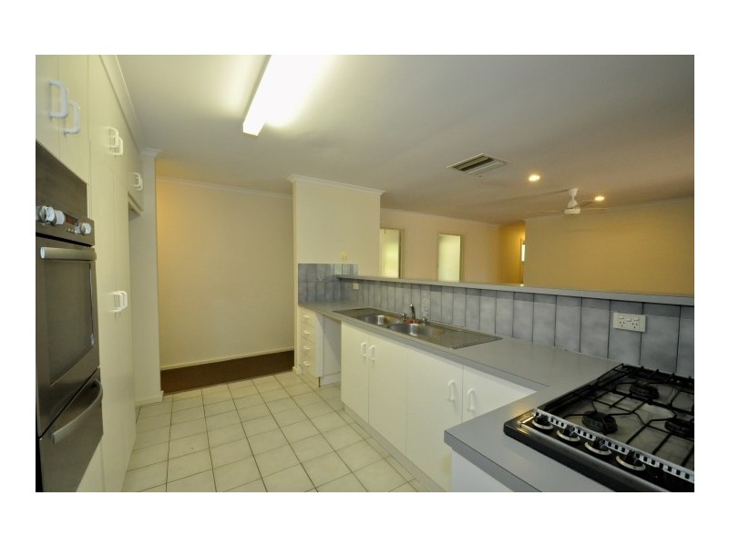 7 Lotus Drive, Aberfoyle Park SA 5159