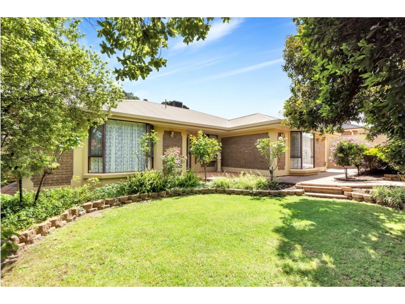 19 Horseshoe Drive, Woodcroft SA 5162