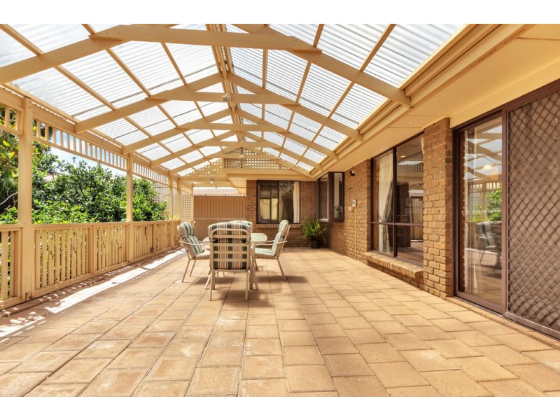 19 Horseshoe Drive, Woodcroft SA 5162