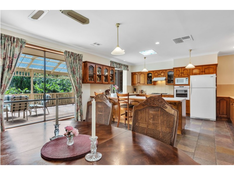 19 Horseshoe Drive, Woodcroft SA 5162