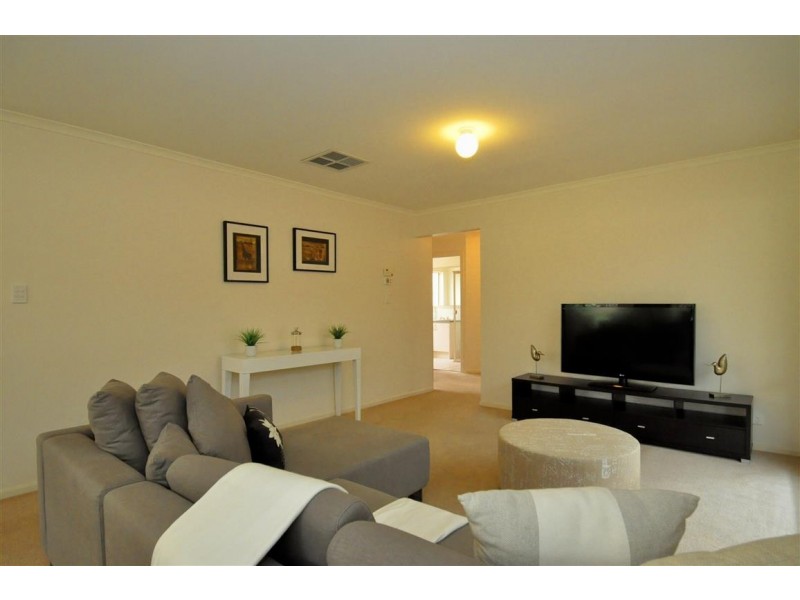 30 Golfcourse Drive, Woodcroft SA 5162