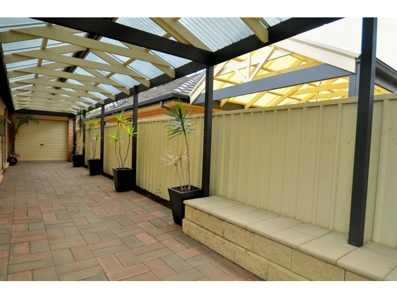 30 Golfcourse Drive, Woodcroft SA 5162