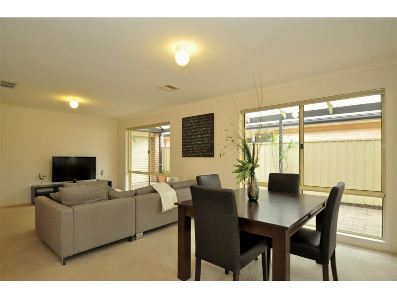 30 Golfcourse Drive, Woodcroft SA 5162