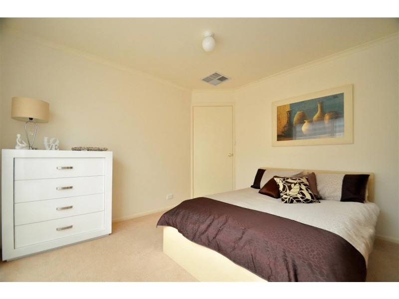 30 Golfcourse Drive, Woodcroft SA 5162