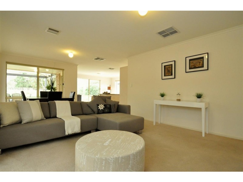 30 Golfcourse Drive, Woodcroft SA 5162