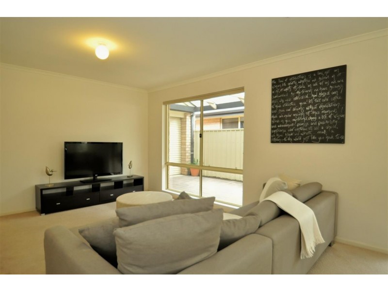 30 Golfcourse Drive, Woodcroft SA 5162