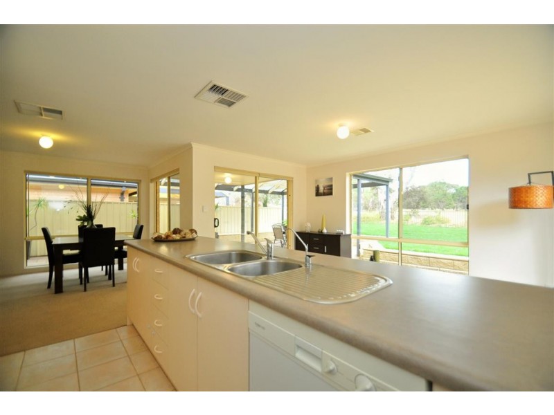 30 Golfcourse Drive, Woodcroft SA 5162