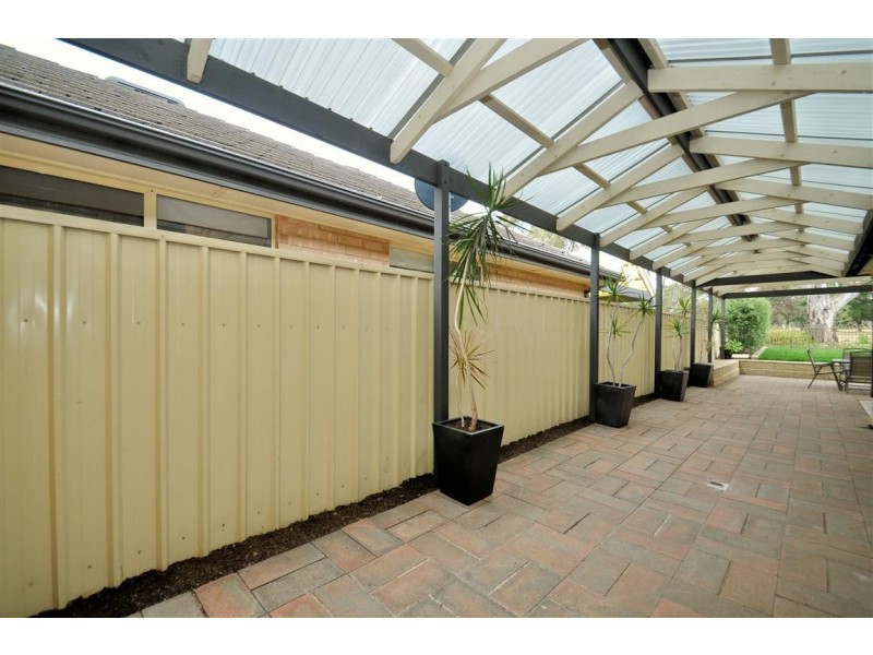 30 Golfcourse Drive, Woodcroft SA 5162