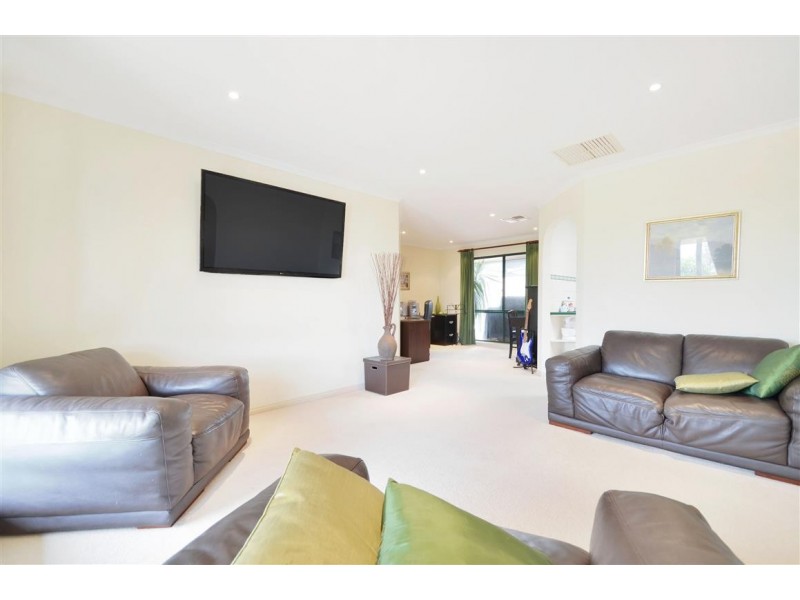 81 Investigator Drive, Woodcroft SA 5162