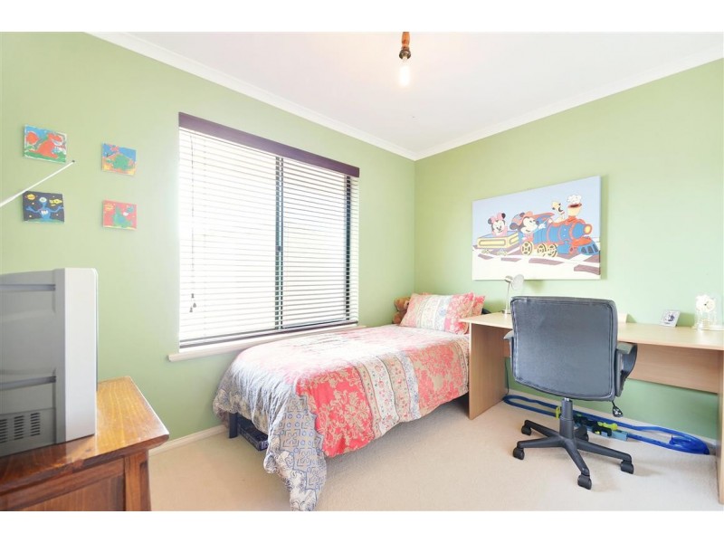 81 Investigator Drive, Woodcroft SA 5162