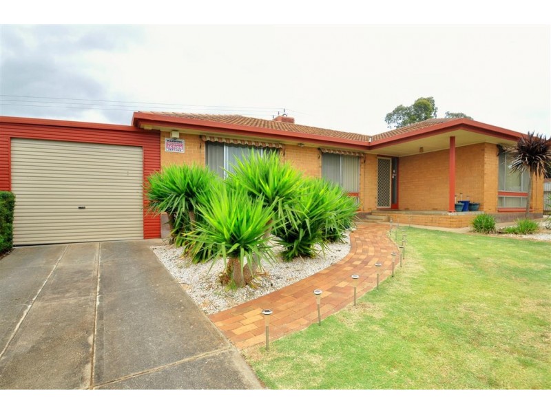 24 Kathryn Drive, Morphett Vale SA 5162