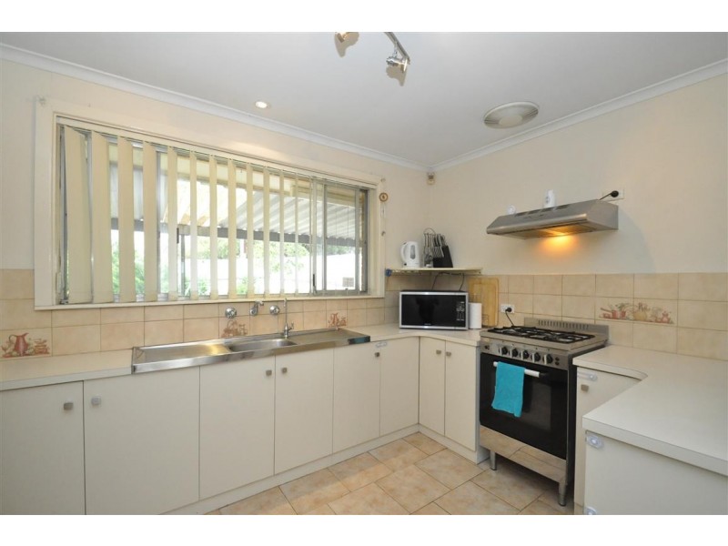 24 Kathryn Drive, Morphett Vale SA 5162