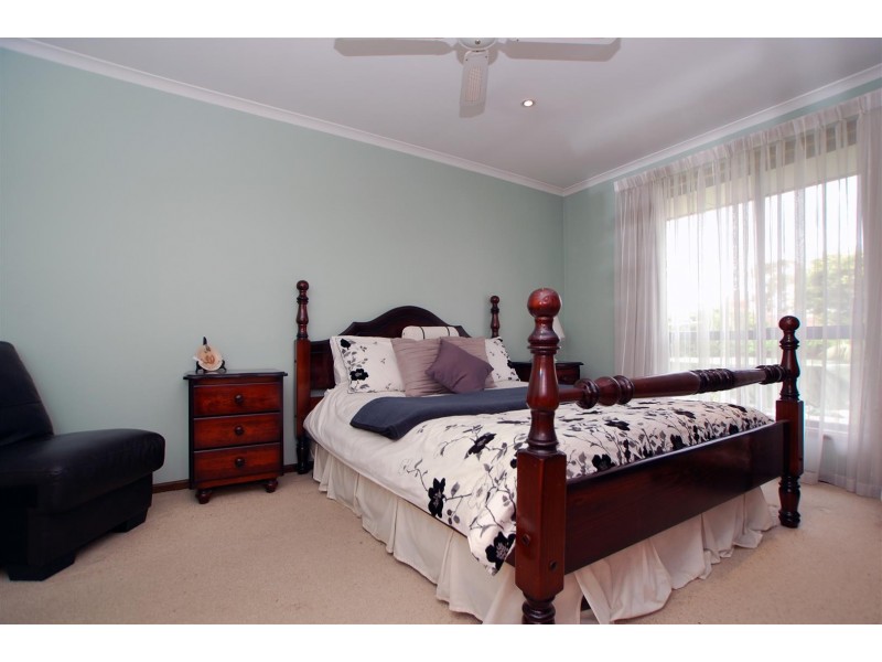 11 Baroona Crescent, Reynella SA 5161