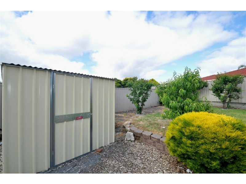 8 Veart Court, Woodcroft SA 5162