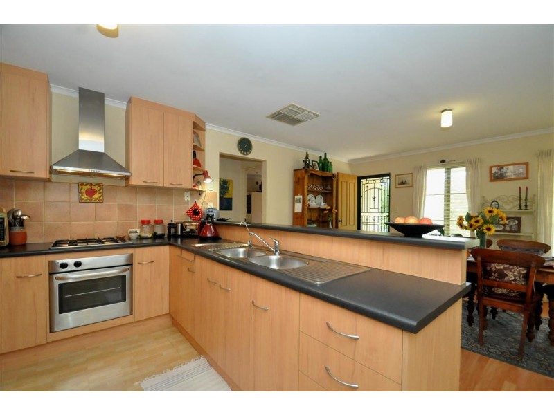 10 White Court, Aldinga Beach SA 5173