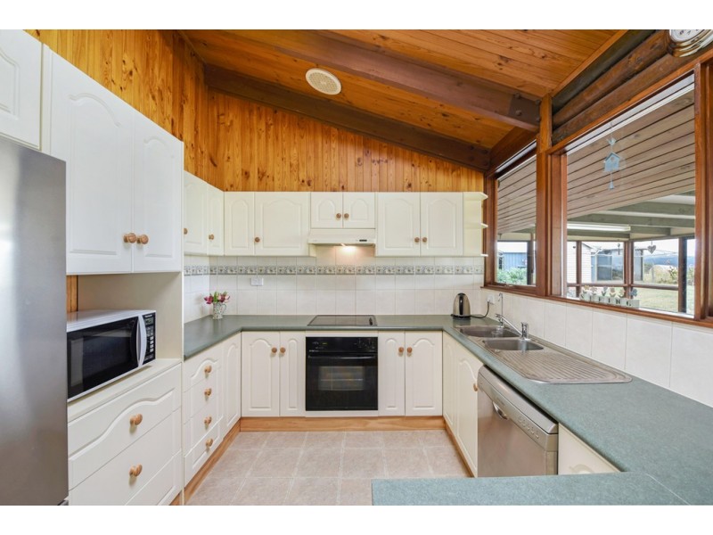 8 Nakour Tarn, Tatachilla SA 5171