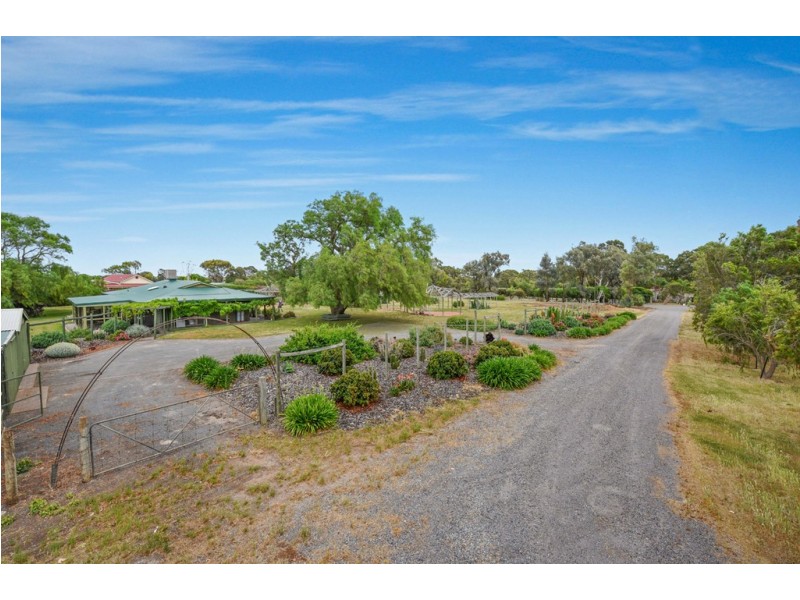 8 Nakour Tarn, Tatachilla SA 5171