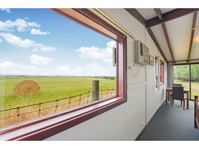 8 Nakour Tarn, Tatachilla SA 5171