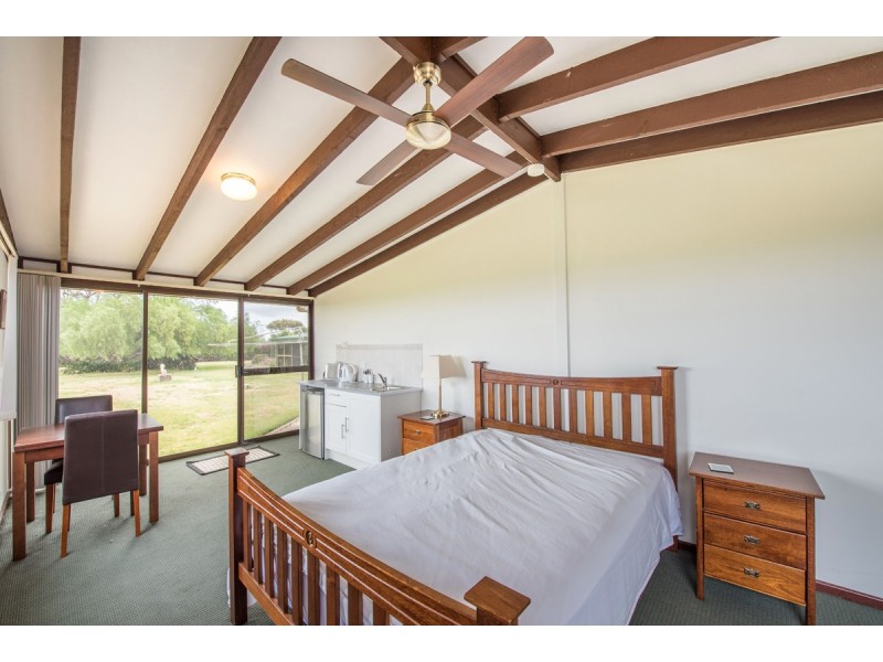 8 Nakour Tarn, Tatachilla SA 5171