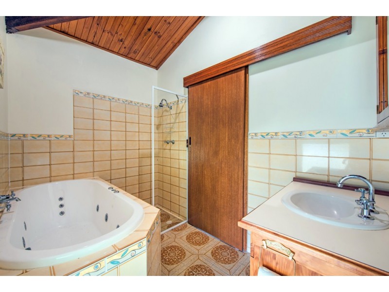 8 Nakour Tarn, Tatachilla SA 5171