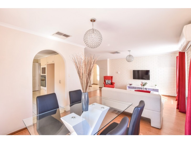 5 Suzanne Avenue, Morphett Vale SA 5162