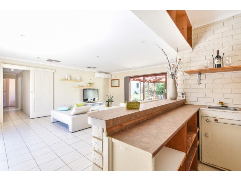 5 Suzanne Avenue, Morphett Vale SA 5162