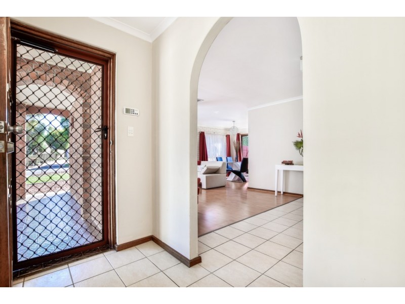 5 Suzanne Avenue, Morphett Vale SA 5162