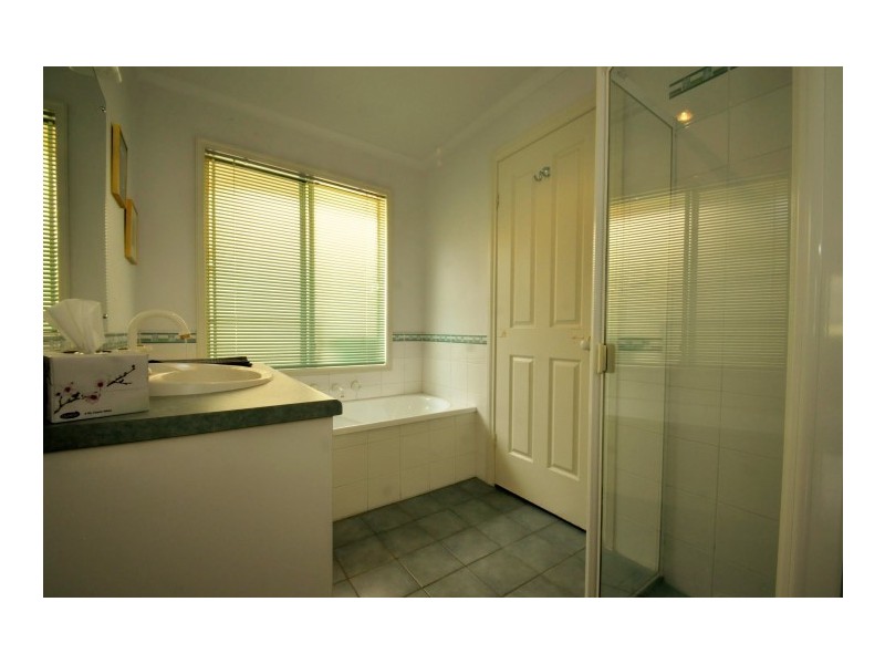 32 New York Road, Aberfoyle Park SA 5159